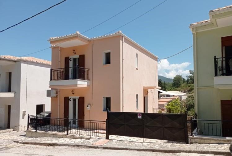 Hermes Holiday Home In The Port Of Sivota ภายนอก รูปภาพ