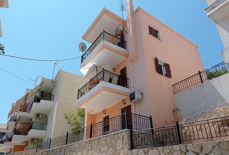 Hermes Holiday Home In The Port Of Sivota ภายนอก รูปภาพ